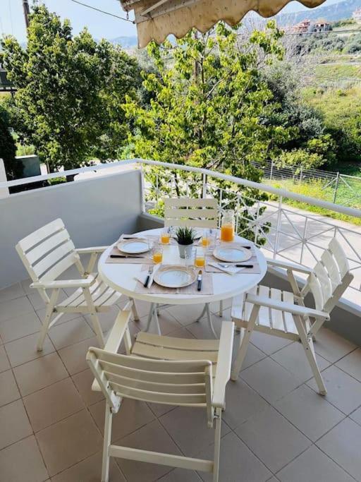 Akrata Apartment